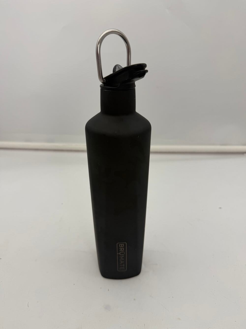 BRÜMATE Insulated Stainless Steel Water Bottle Black Leakproof Twist Lid